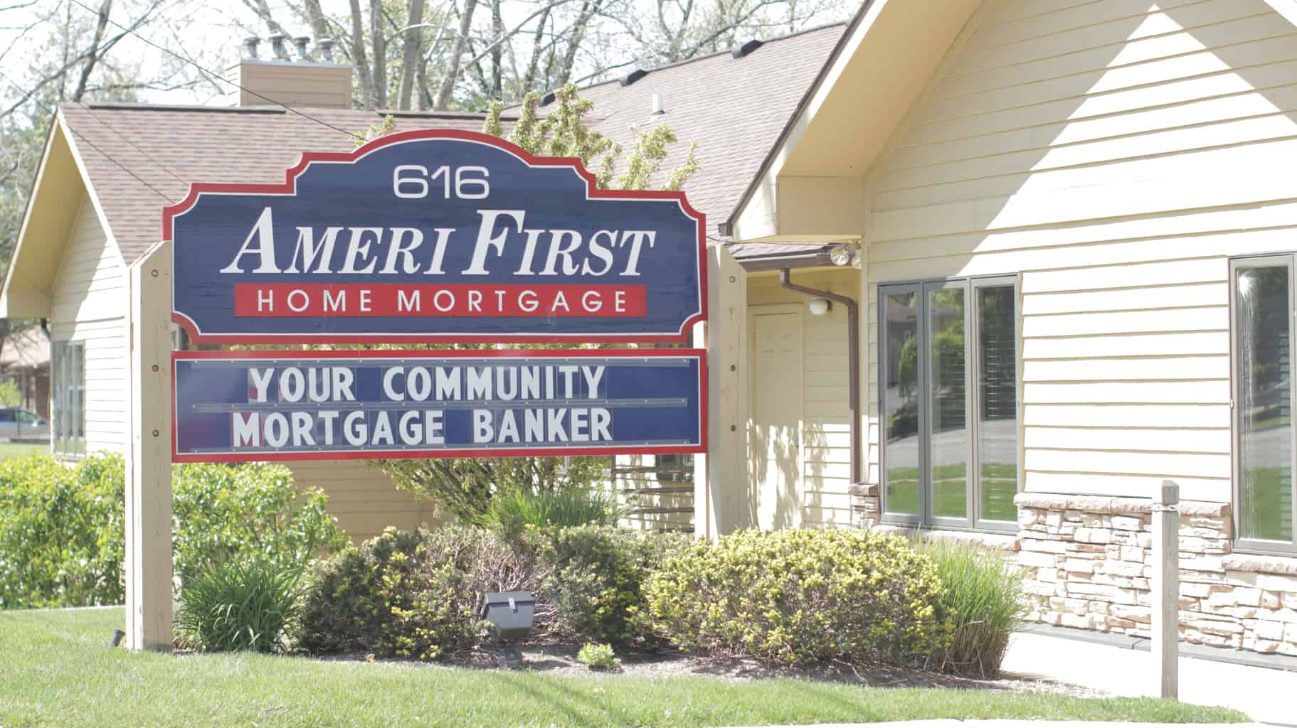 AmeriFirst Sign | Awesome Mitten