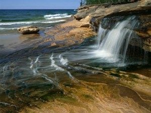 Miners-Beach-1-Pictured-Rocks-300X225-8116652