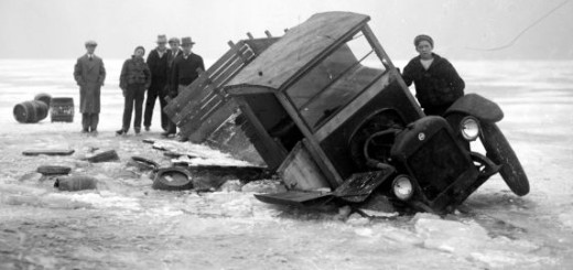 The Awesome Mitten- Detroit Underground History