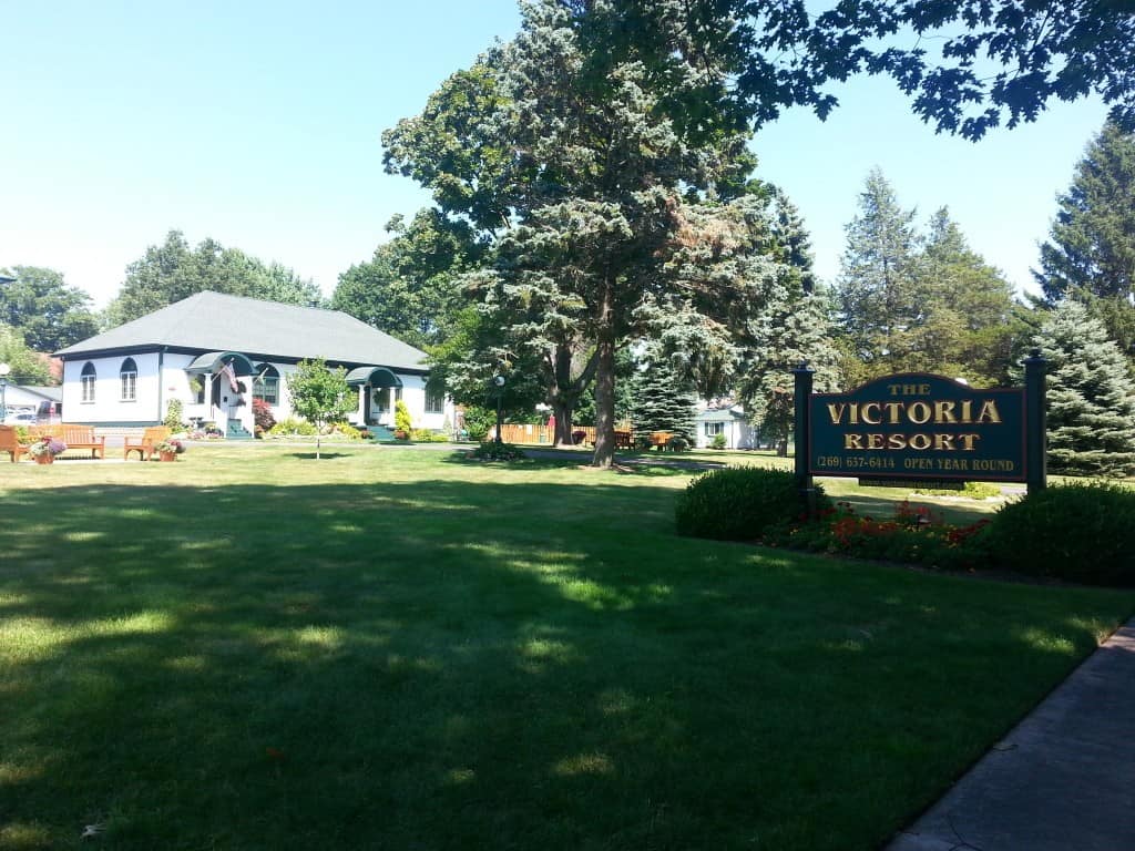 Victoria Resort Bed &Amp; Breakfast - #Mittentrip - South Haven - The Awesome Mitten