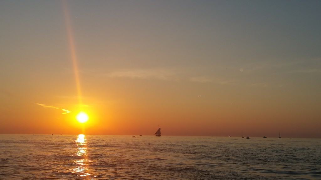 South Beach At Sunset - #Mittentrip - South Haven - The Awesome Mitten