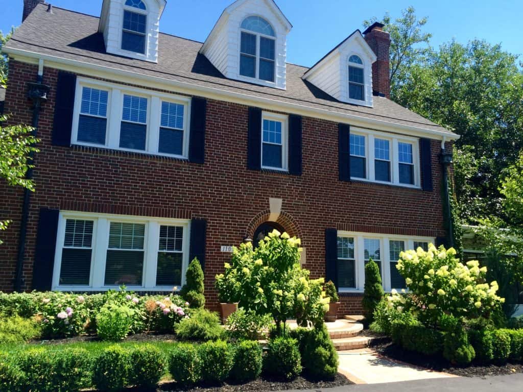 Knob Hill Bed And Breakfast In Flint. Photo Courtesy Of Joanna Dueweke.