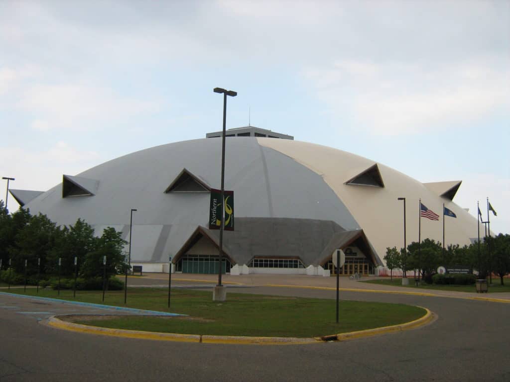 Superior Dome NMU - Upper Peninsula Road Trip - a félelmetes kesztyű