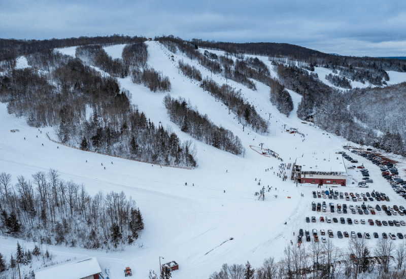 One Of The Top Michigan Ski Resorts: Big Snow Resort - Blackjack Mountain