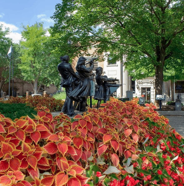 Downtown Holland - Holland Lodging