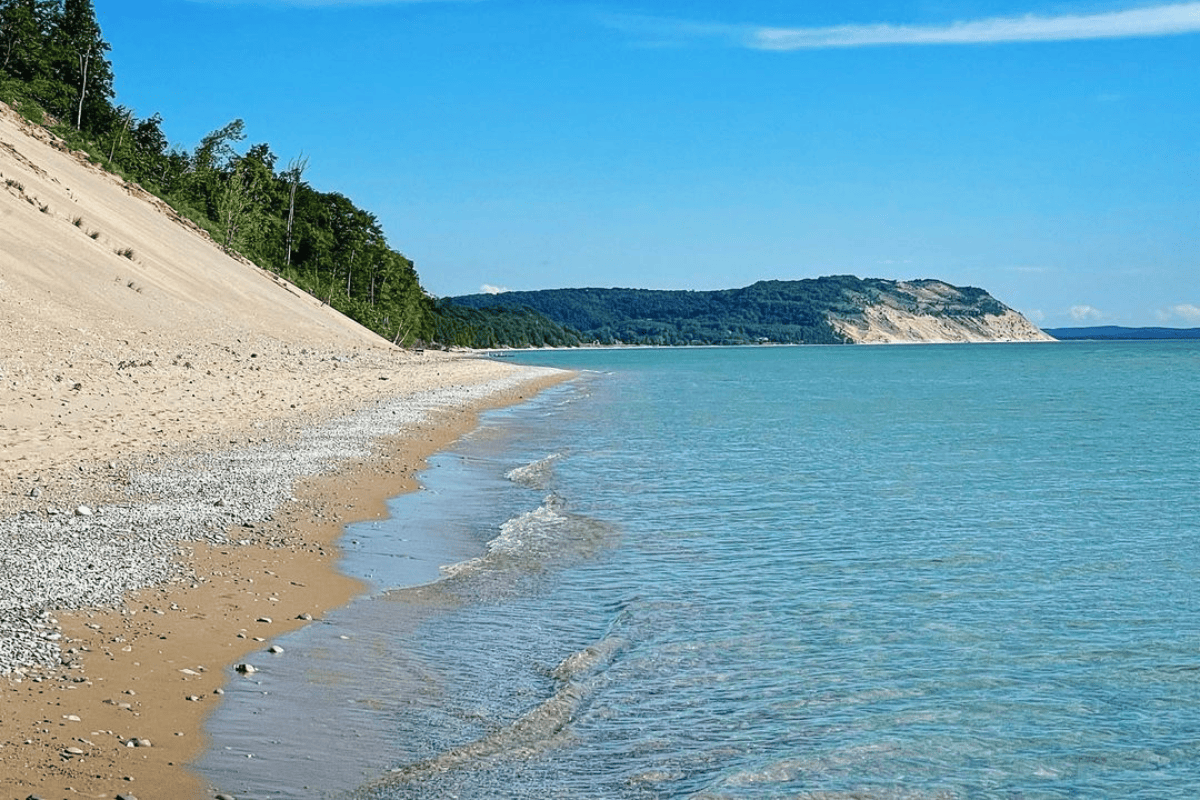 Discover The Majestic Sleeping Bear Dunes: A Natural Wonder 2 sleeping bear dunes