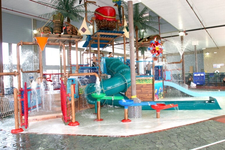 Pirate's Adventure Crown Choice Inn &Amp; Suites Hotel In Mackinaw City