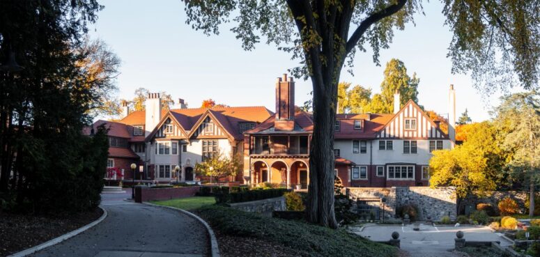 Cranbrook House &Amp; Gardens