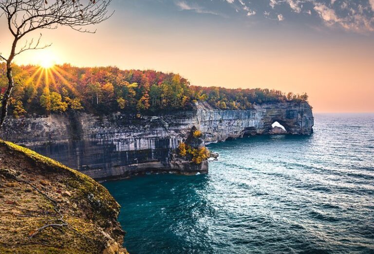 2026 AWESOME Guide to Pictured Rocks National Lakeshore