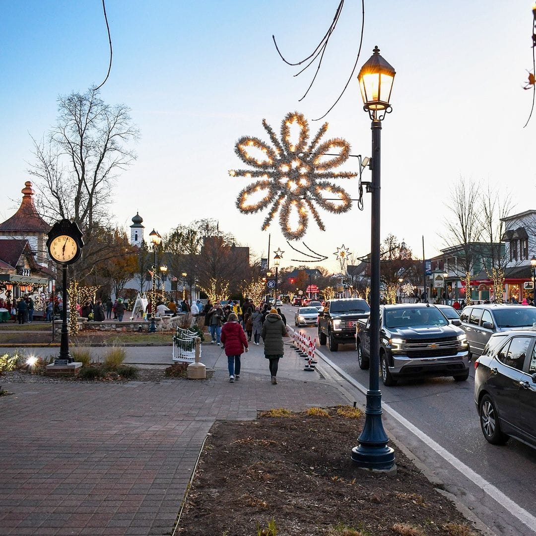 17 BEST Christmas Markets in Michigan for 2026