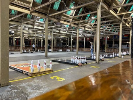 Fо̄wling Warehouse-Hamtramck