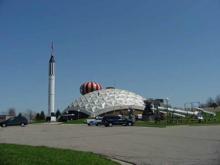 Michigan Space &Amp; Science Center On Jackson College Campus, Circa 2003