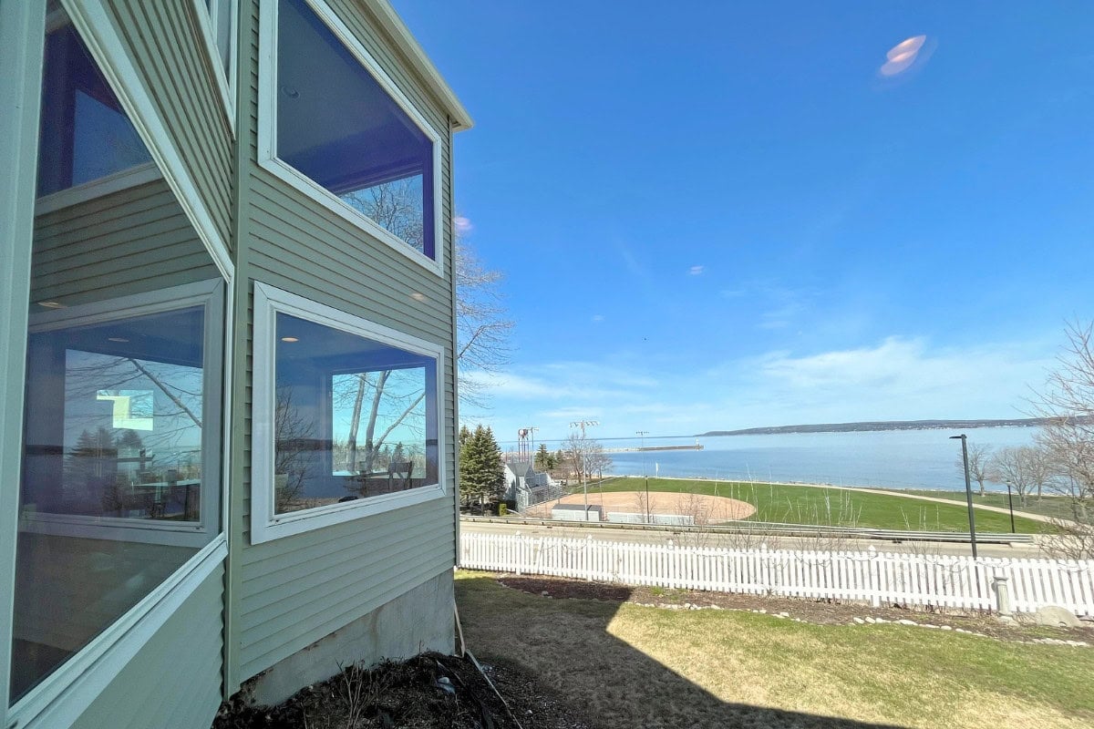 Palette Bistro In Petoskey