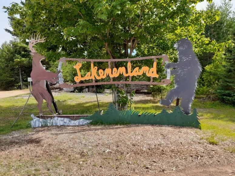 Lakenenland Sculpture Park-Marquette-Mcgriffguy