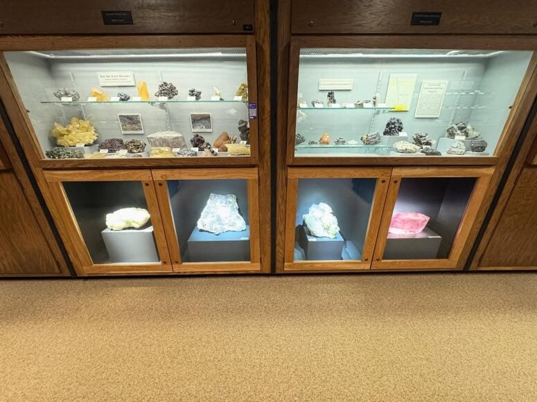 A.e. Seaman Mineral Museum-Houghton