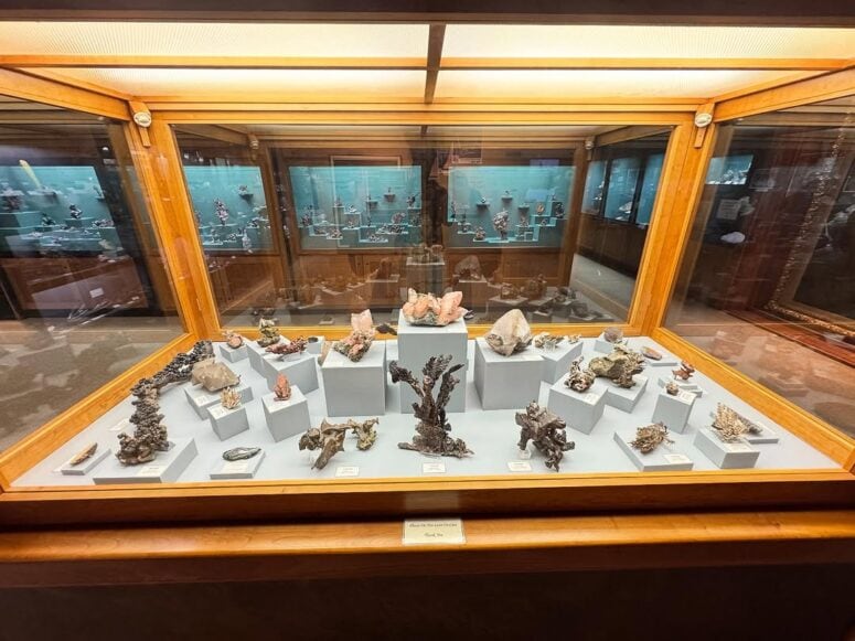 A.e. Seaman Mineral Museum-Houghton