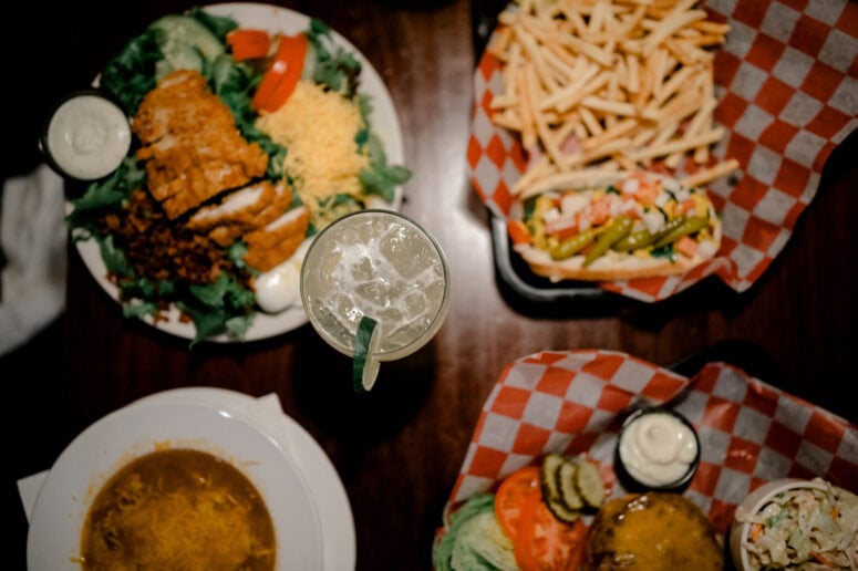 Tom Cat Tavern, Three Oaks