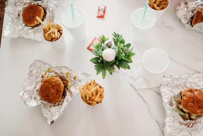 Rj'S Burgers &Amp; Ice Cream Co.