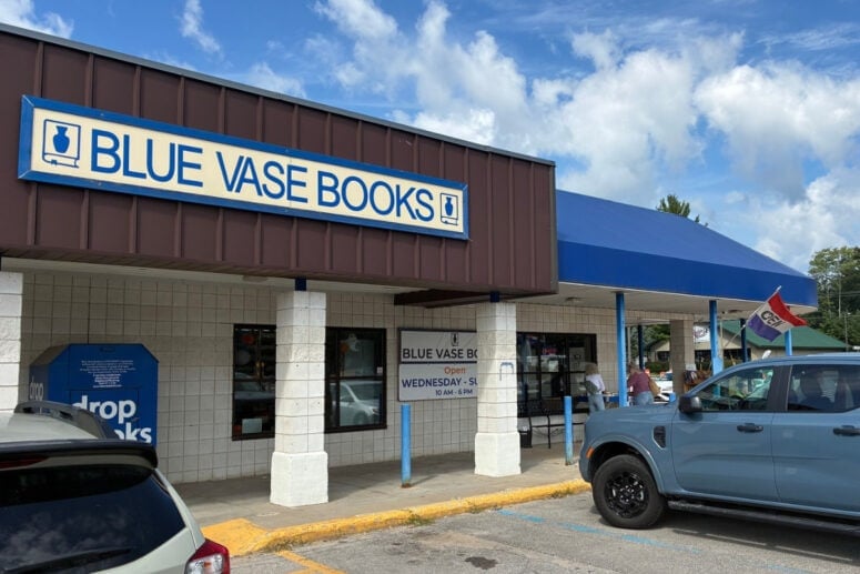 Blue Vase Books In Interlochen